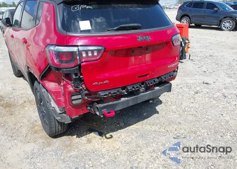 2020 Jeep Compass Trailhawk 4X4 из США, поврежденный, VIN 3C4NJDDB4LT184257